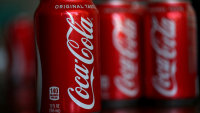 Καλύτερα των προσδοκιών τα κέρδη και τα έσοδα της Coca-Cola στο τρίμηνο