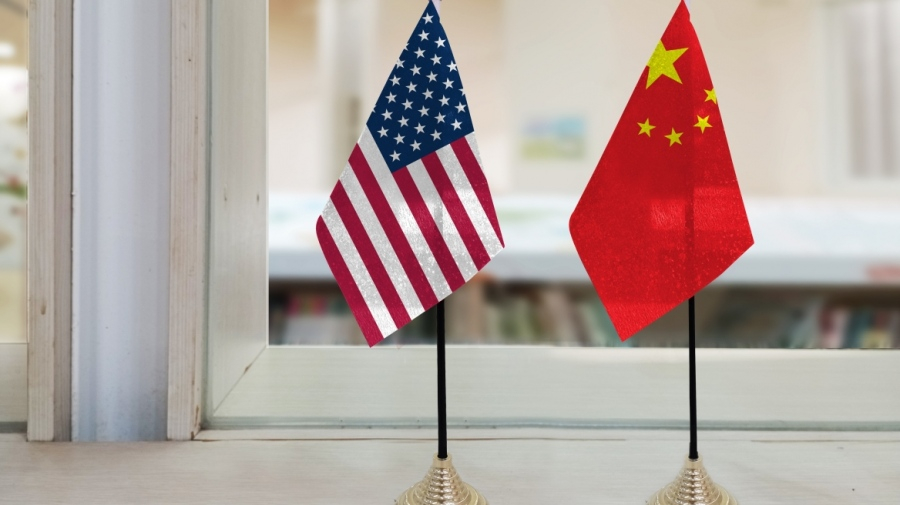 Εμπορικός πόλεμος ΗΠΑ-Κίνας: Δασμοί και αντίμετρα αναστατώνουν τη ναυτιλία