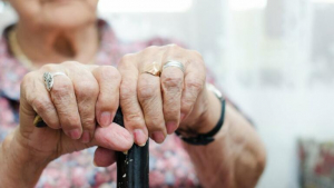 Κορονοϊός – Κρήτη: Εξιτήριο για ηλικιωμένη 101 ετών, πλήρως εμβολιασμένη