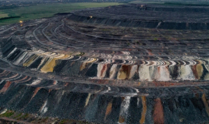 Η Apple επενδύει 500 εκατ. δολάρια σε σπάνιες γαίες για τα iPhone στις ΗΠΑ