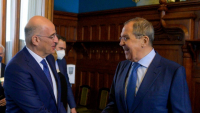 Δένδιας μετά τη συνάντηση με Λαβρόφ: Με όρους και κανόνες διεθνούς δικαίου τα ζητήματα ασφάλειας