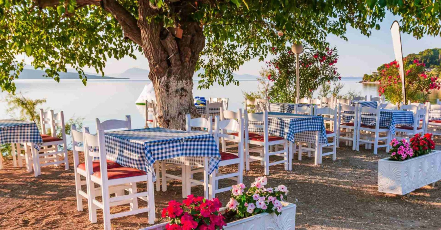 Τι πρέπει να αναγράφεται στους τιμοκαταλόγους των καταστημάτων μαζικής εστίασης και αναψυχής