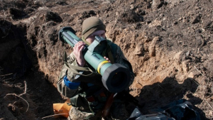 Ουκρανία: Μαίνονται οι μάχες την 100ή ημέρα του πολέμου - Η Ρωσία κατέχει το 1/5 της χώρας, παραδέχεται ο Ζελένσκι