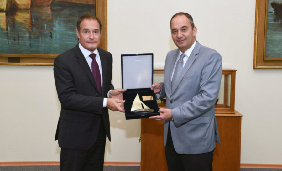 Γ. Πλακιωτάκης: Συναντήθηκε με τον εκτελεστικό διευθυντή της FRONTEX