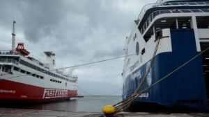 Ξεκινούν και πάλι από τον Πειραιά τα πλοία προς Κυκλάδες και Δωδεκάνησα - Απαγορευτικό από Ραφήνα και Λαύριο