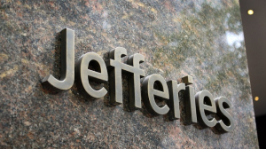 Jefferies: «Βλέπει» κινδύνους στις τράπεζες σε ενδεχόμενη νίκη του ΣΥΡΙΖΑ