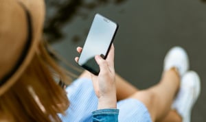 Οριακή άνοδος 1% για την παγκόσμια αγορά smartphones - Σανίδα σωτηρίας η ΑΙ