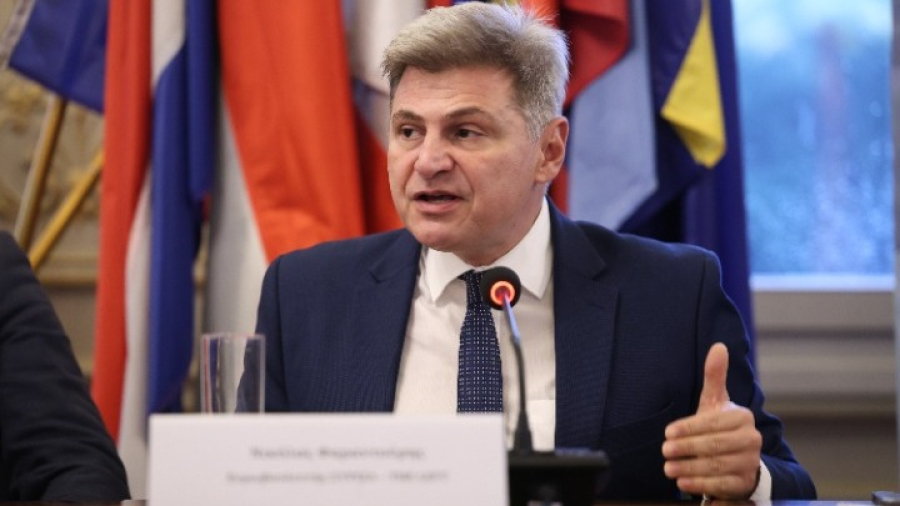 Συμπόρευση Νικόλα Φαραντούρη με το ΠΑΣΟΚ: «Είναι ο μοναδικός συγκροτημένος πόλος»