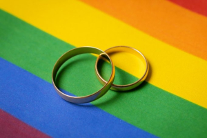 Σε διαβούλευση το νομοσχέδιο για το γάμο των ομόφυλων ζευγαριών
