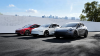 Tesla Greece: Διπλή εικόνα το 2025 με πτώση τζίρου 31% και άλμα ρευστότητας