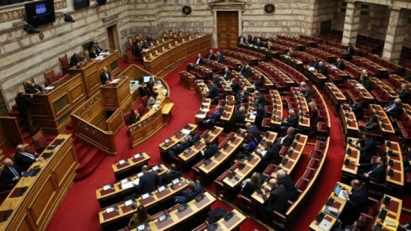 Στην Ολομέλεια σήμερα το ν/σ για τη νόμιμη μετανάστευση