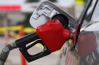 ΗΠΑ: Η πτώση στις τιμές της βενζίνης αυξάνει τις ελπίδες ότι ο πληθωρισμός επιβραδύνεται