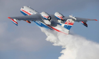 Πυρκαγιές: Εντυπωσιακές εικόνες μέσα από το ρώσικο αεροσκάφος Beriev-200