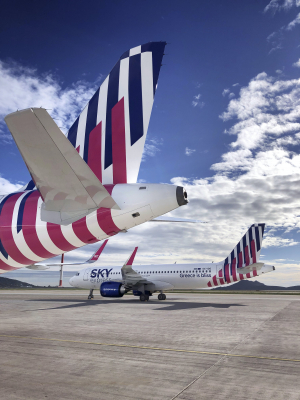 SKY express: Λαμπερή Χριστουγεννιάτικη εκδήλωση με τον Διεθνή Αερολιμένα Αθηνών “Christmas in the SKY”