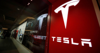 Tesla: Υποχωρεί άνω του 8% η μετοχή μετά από τα e - mail του Μασκ