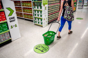 Πρόστιμο 140.000 ευρώ σε σούπερ μάρκετ για αισχροκέρδεια σε υλικά της πανδημίας