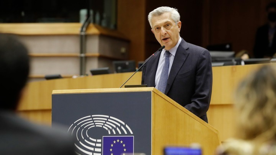 Στην Αθήνα ο Ύπατος Αρμοστής του ΟΗΕ για τους πρόσφυγες - Συναντήσεις με Μητσοτάκη και Γεραπετρίτη