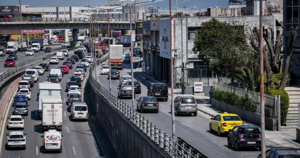 Σε εξέλιξη η έξοδος των εκδρομέων του Πάσχα από την Αττική