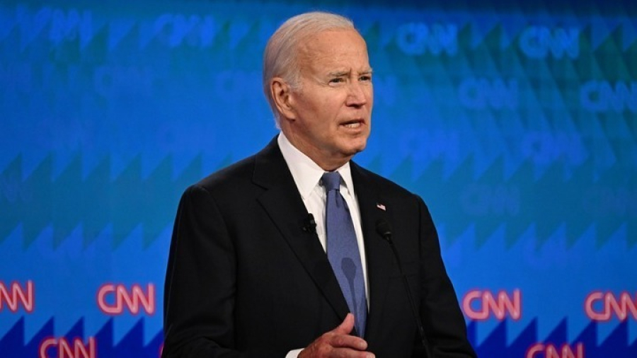 ΗΠΑ: Ο Μπάιντεν προσπαθεί να καθησυχάσει τους δωρητές μετά την καταστροφική τηλεμαχία