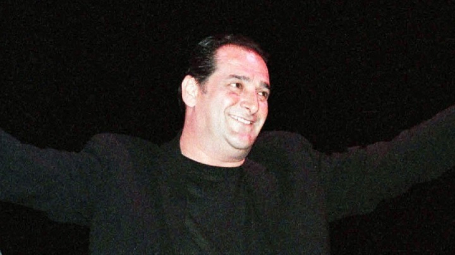 Έφυγε από τη ζωή ο μεγάλος λαϊκός τραγουδιστής Βασίλης Καρράς