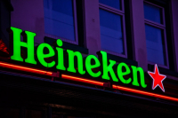 Η Heineken αποσύρει τις δραστηριότητές από τη Ρωσία