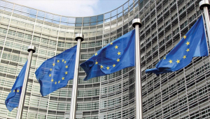 ΕΕ: «Χαμηλώνει» τις προσδοκίες για συμφωνία σε εμπάργκο στο ρωσικό πετρέλαιο η Φον ντερ Λάιεν