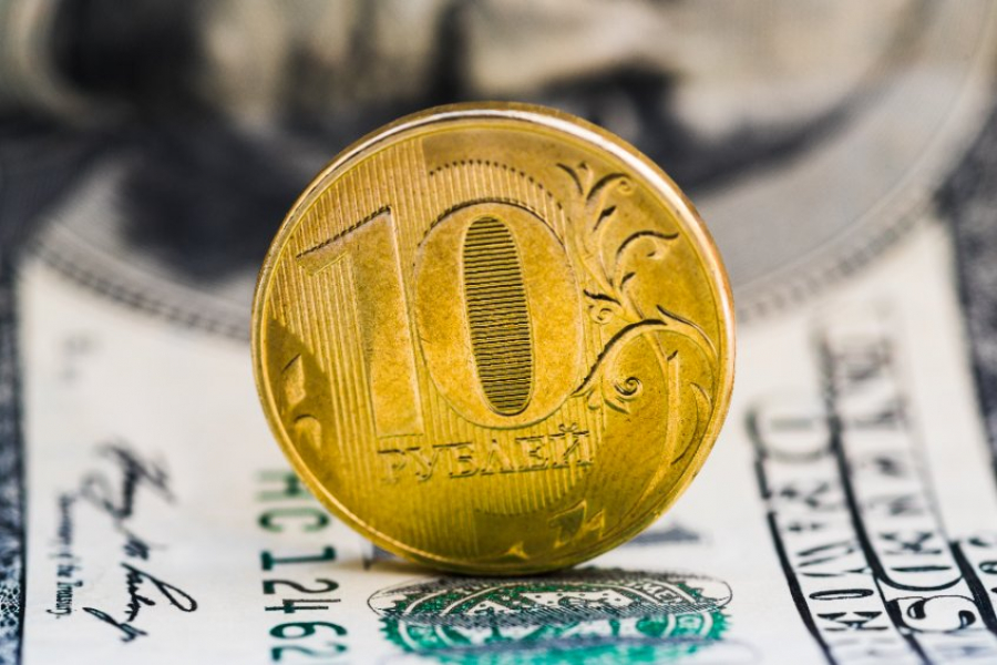 Στο ισχυρότερο επίπεδο των τελευταίων 7 ετών το ρούβλι, παρά τις τεράστιες κυρώσεις