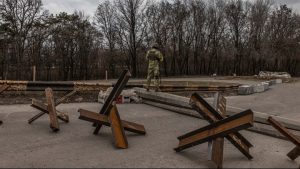 Συνεχίζονται οι επιθέσεις ρωσικών δυνάμεων στη βορειοανατολική Ουκρανία