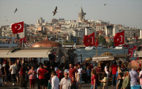 Διπλάσιους τουρίστες και έσοδα 20-25 δισ. αναμένει φέτος η Τουρκία