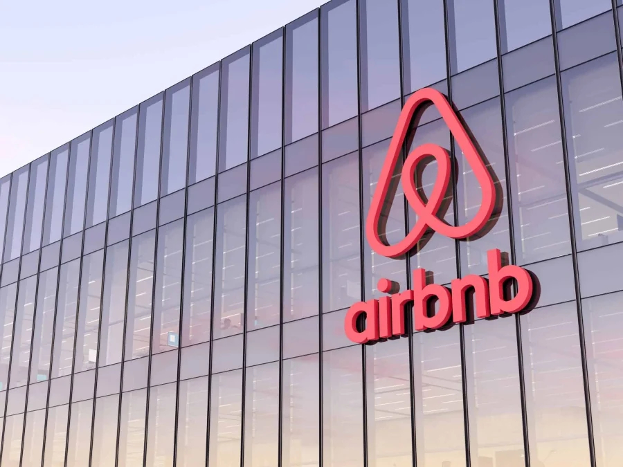 Airbnb: Χρηματοδότηση 500 εκατ. δολαρίων στην Airbnb.org για δωρεάν διαμονές σε ευάλωτες ομάδες