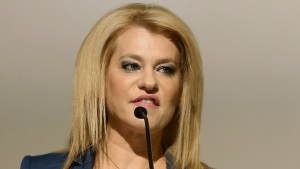 ΣΥΡΙΖΑ: Παρέδωσε το κατηγορητήριο για τον Κ. Καραμανλή στον γραμματέα της ΚΟ της ΝΔ