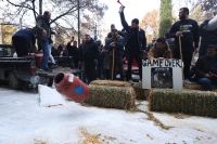 Λάρισα: Διαμαρτυρία κτηνοτρόφων στην κεντρική πλατεία της πόλης