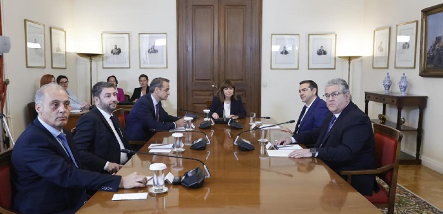 Σε εξέλιξη η σύσκεψη των πολιτικών αρχηγών υπό την Πρόεδρο της Δημοκρατίας