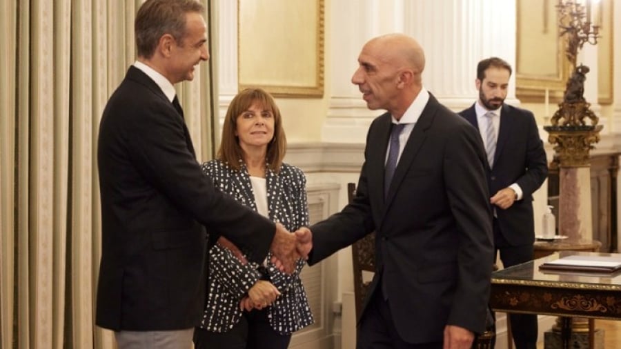 Ορκίστηκε ο Γ. Μπρατάκος, ως υφυπουργός στον πρωθυπουργό