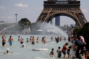 Γαλλία: Η πιο ζεστή μέρα του καύσωνα - Στους 42 βαθμούς η θερμοκρασία στα νοτιοδυτικά