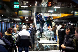 Θεσσαλονίκη: Βλάβη στο μετρό - Περπάτησαν στις σήραγγες οι επιβάτες