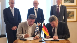 Μνημόνιο συνεργασίας TKMS και Ναυπηγείων Σκαραμαγκά για την αναβάθμιση υποβρυχίων