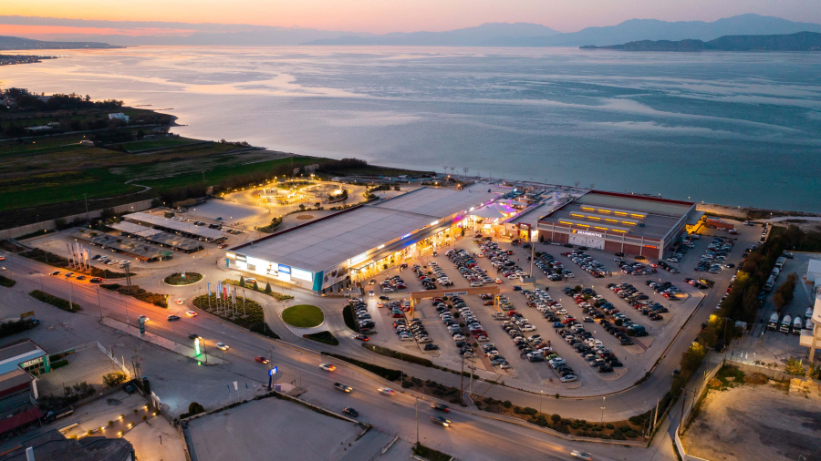 Noval Property: Ολοκληρώθηκε η εγκατάσταση φωτοβολταϊκού σταθμού στο εμπορικό πάρκο Mare West στην Κόρινθο