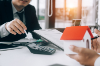 Τα υψηλά ενοίκια «φουντώνουν» το ενδιαφέρον για τα στεγαστικά δάνεια