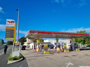 TotalEnergies: Δηλώνει έτοιμη για συνομιλίες για τους μισθούς - Συνεχίζονται ο απεργίες