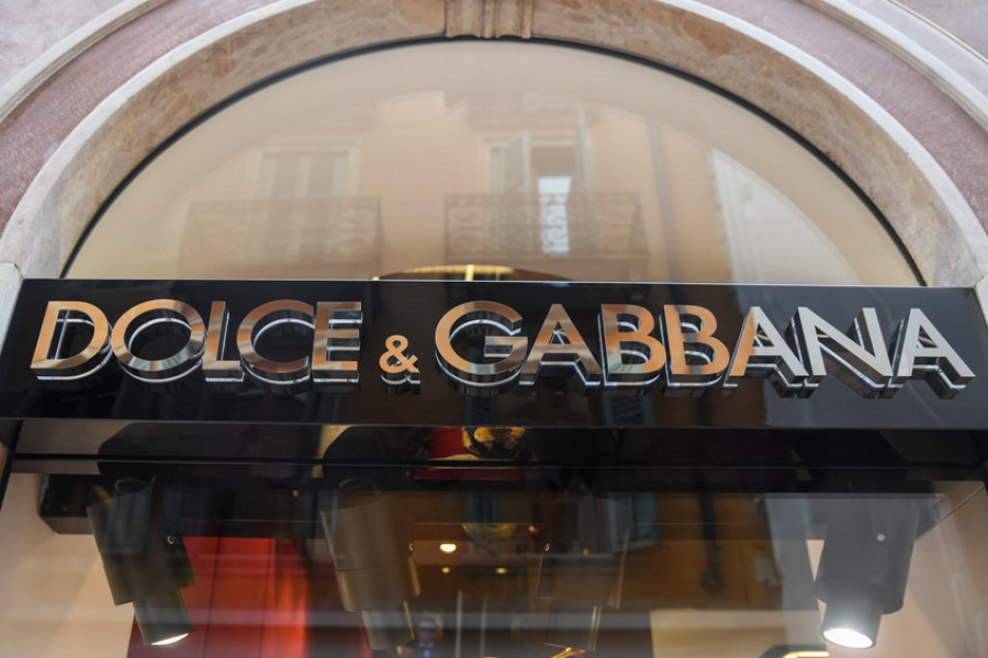 Ο οίκος Dolce &amp; Gabbana σταματά να χρησιμοποιεί γούνα ζώων σε ενδύματα και αξεσουάρ