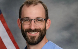 Τραμπ: "Υποκινητή ταραχών και ενδεχομένως στασιαστή" χαρακτήρισε ο πρόεδρος το θύμα της ICE Άλεξ Πρέτι