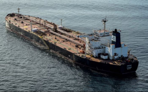 Γαλλία: Το δεξαμενόπλοιο του σκιώδους ρωσικού στόλου, επανέλαβε τον πλου