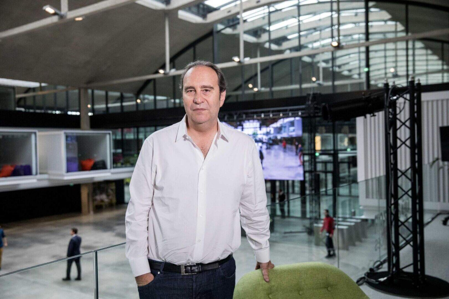 Ο γάλλος μεγιστάνας Ξαβιέ Νιλ γίνεται ο κύριος μέτοχος του ομίλου Vodafone με μια συμφωνία 6 δισ. δολαρίων