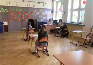 Πολωνία - Κορονοϊός: Τα παιδιά των τριών πρώτων τάξεων του Δημοτικού θα επιστρέψουν στο σχολείο την ερχόμενη εβδομάδα