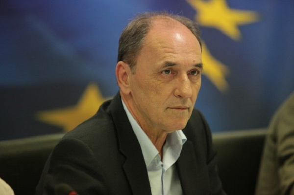 Αποχωρεί από τον Σύριζα ο Γιώργος Σταθάκης