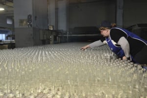 Λουκέτο στο εργοστάσιο υαλουργίας ΓΙΟΥΛΑ στο Αιγάλεω