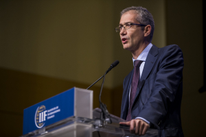 De Cos (ΕΚΤ): ''Πολύ σύντομα'' η αύξηση των επιτοκίων