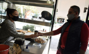 ΥΠΑΝΕ: Διευκρινίσεις για υπηρεσίες take away, delivery και drive-through