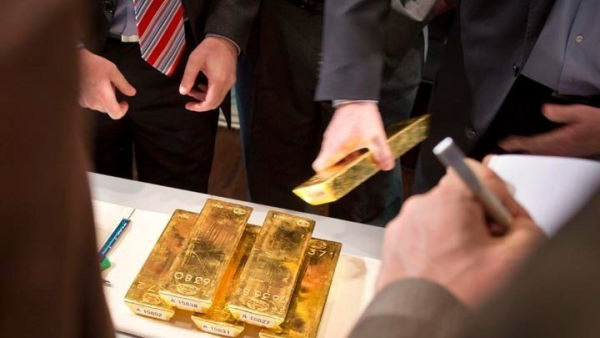 Η τιμή του χρυσού φθάνει τα 4.383,76 δολάρια ανά ουγγιά, νέο ρεκόρ